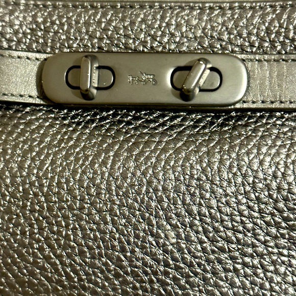 COACH Swagger Crossbody/Wristlet Blk/Blk - Picture 6 of 9